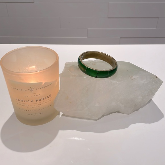 Green Wooden Bracelet set in a gold tone - Picture 1 of 6